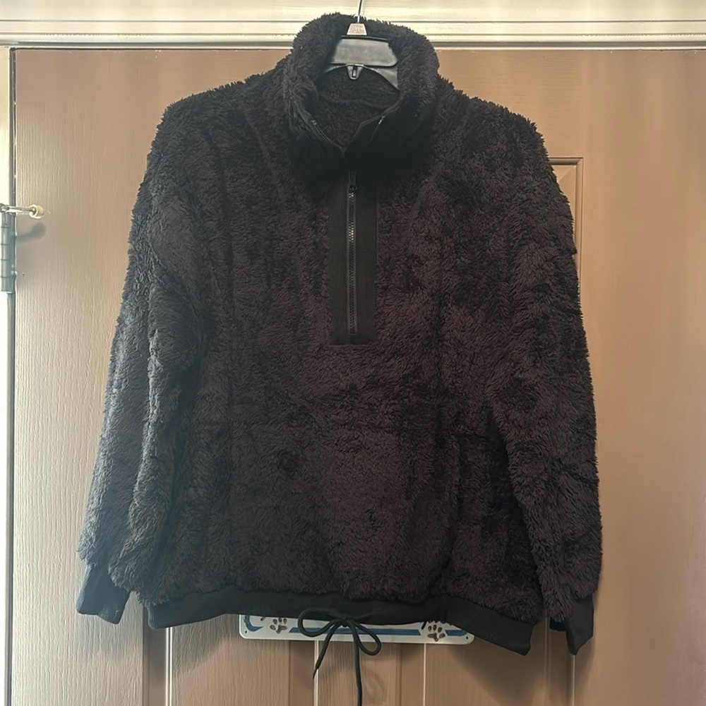 NWOT Fuzzy Sherpa Half Zip Sweatshirt Pullover size Small